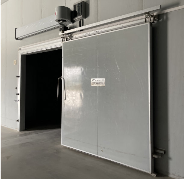 如何降低冷庫開門時(shí)的冷量損失